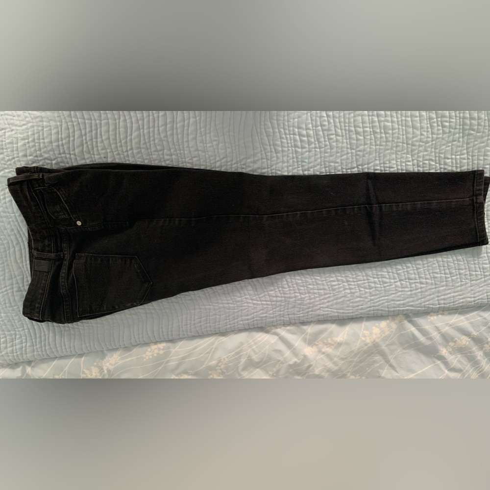 Black skinny ankle jeans. Size 6